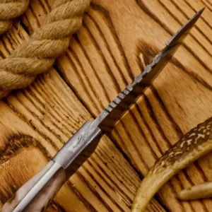 9.0" Handmade Damascus Steel Skinner Hunting Camping Knife W/Ram Horn Handle