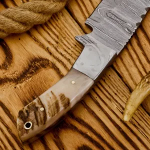 9.0" Handmade Damascus Steel Skinner Hunting Camping Knife W/Ram Horn Handle