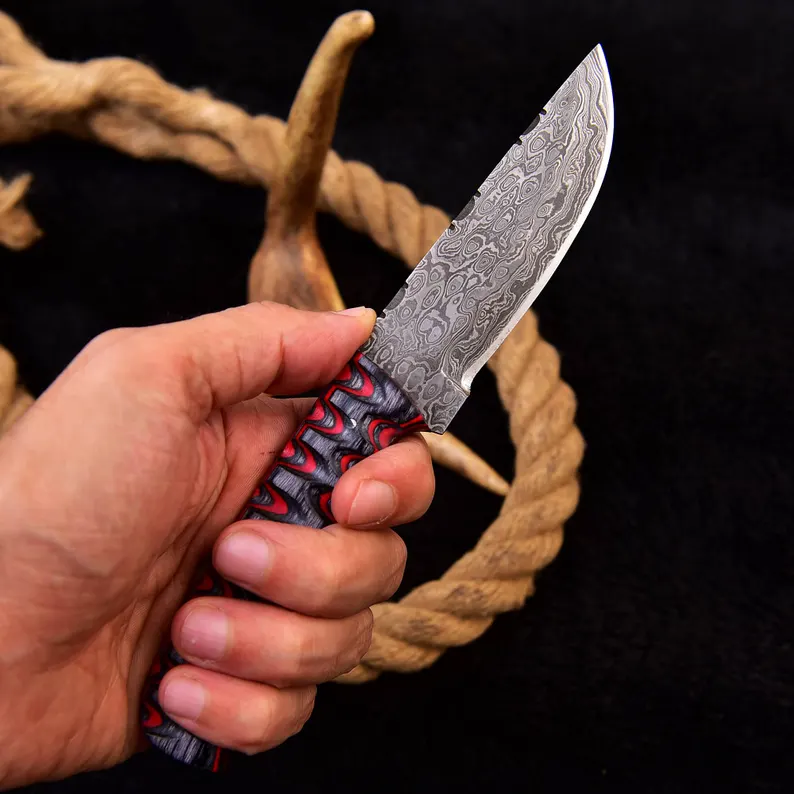 Handmade Damascus Steel Skinner Skinner Knife & High Quality Italian Style Leather Sheath Handmade Damascus Steel Skinner Skinner Knife & High Quality Italian Style Leather Sheath